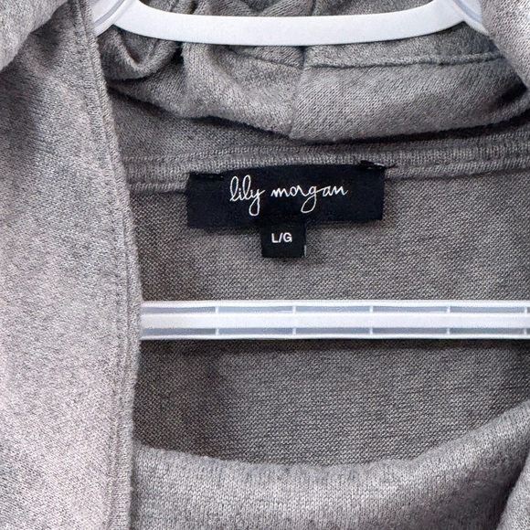 Gray and Black Women's Sweater - Picture 3 of 3